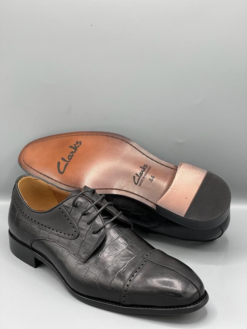 Paires clarks & Armani Georgio